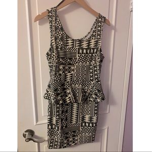 Peplum dress🤍🤎🖤▪️◾️🔳